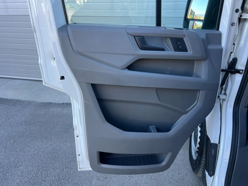 VW Crafter 2.0TDI DOKA KLIMATIK 6-СКОРОСТИ 7-МЕСТЕН EVRO 6B, снимка 12 - Бусове и автобуси - 51952802
