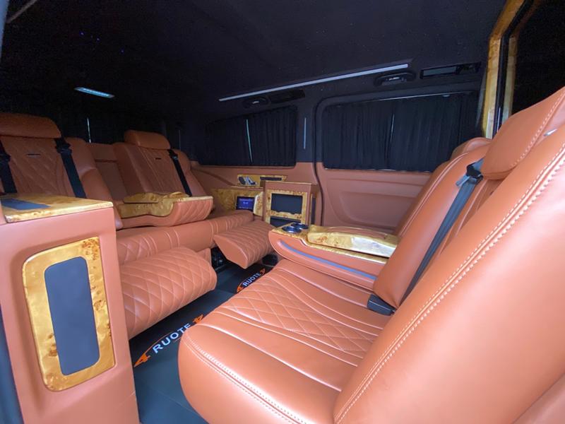 Mercedes-Benz V 220 d *Luxury Interior* 4Matic, снимка 12 - Бусове и автобуси - 36534863