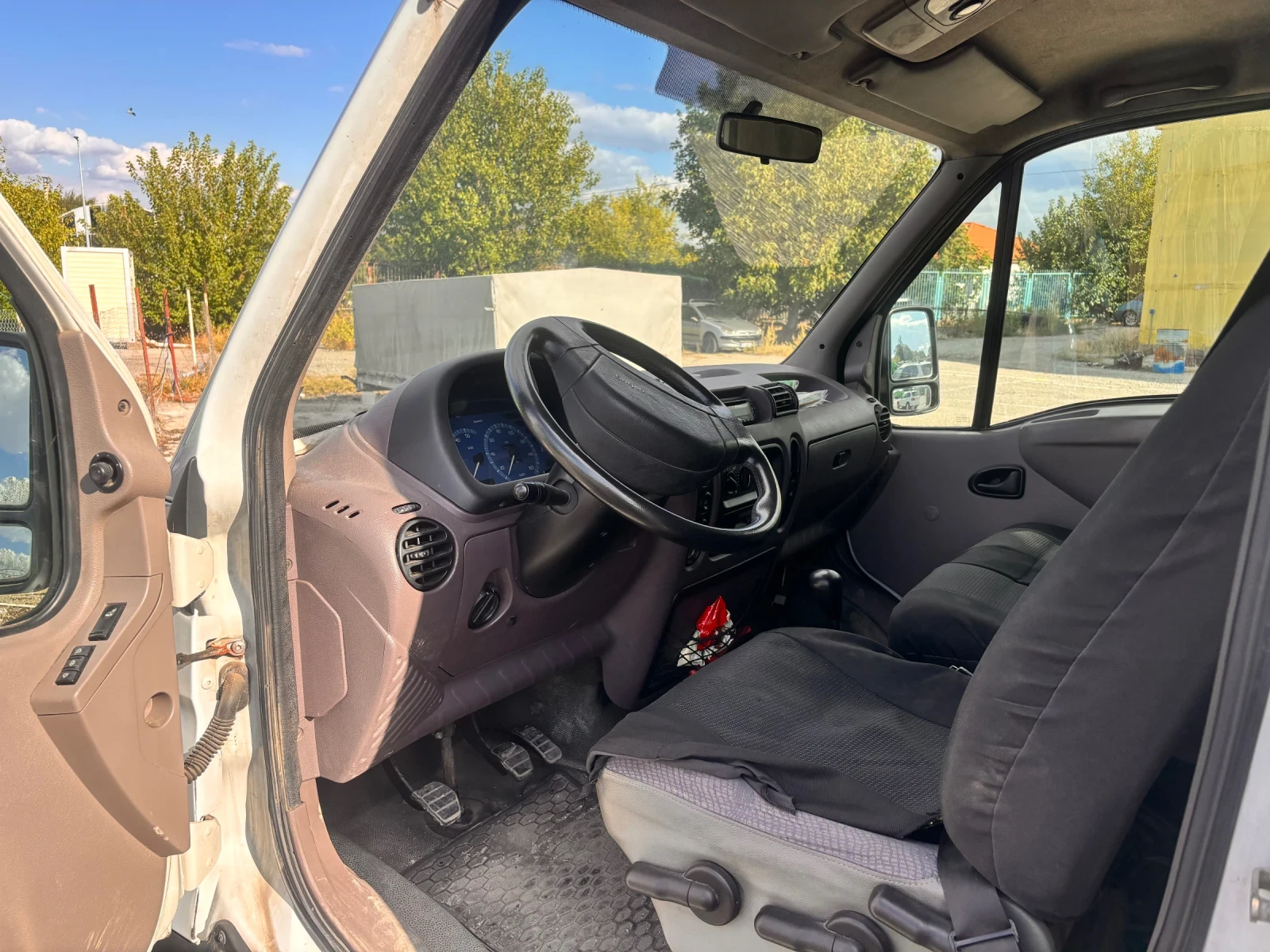 Renault Master 2.5D - изображение 2