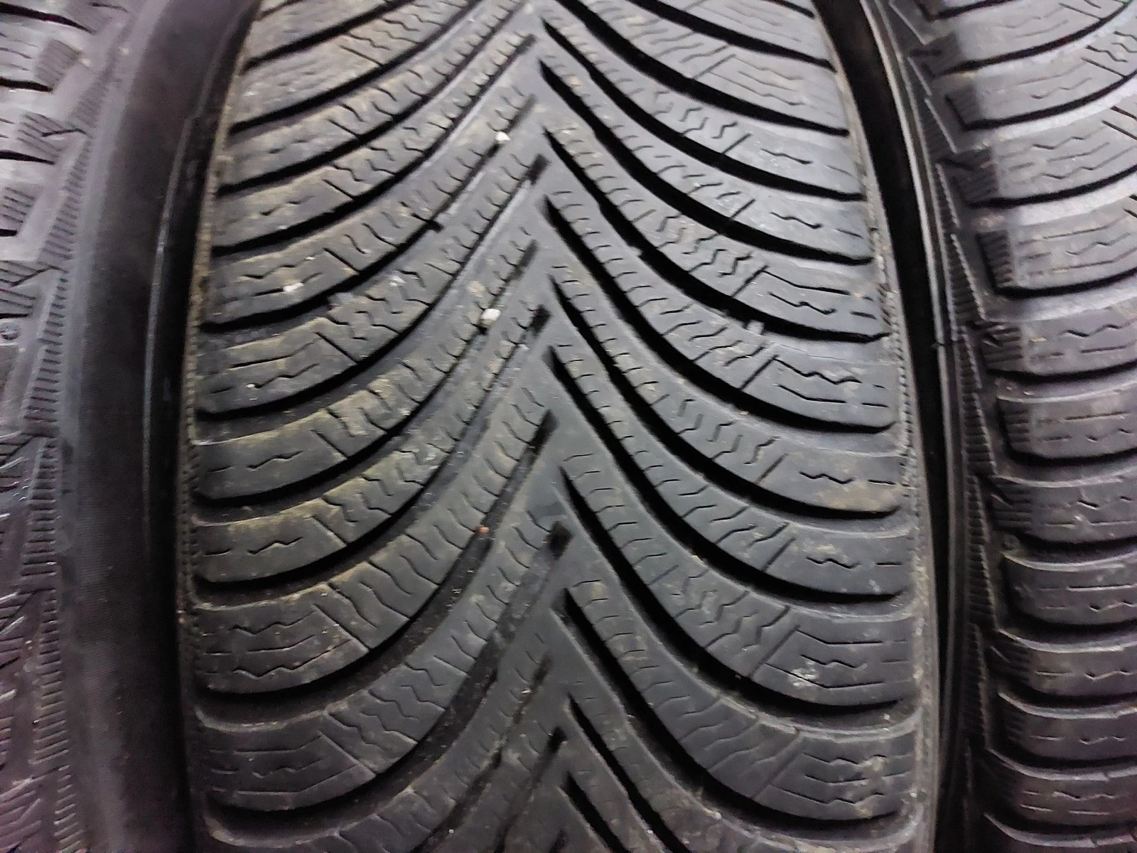 ���� 215/65R16 | Mobile.bg � ����������� 4