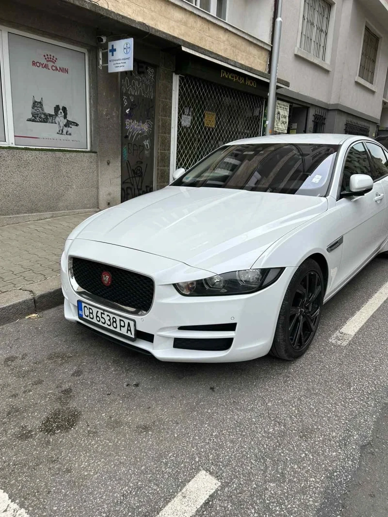 Jaguar XE, снимка 11 - Автомобили и джипове - 47329042