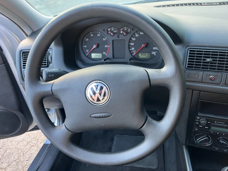 VW Golf 1.4I* 105700KM* КЛИМАТИК* , снимка 11 - Автомобили и джипове - 47357311