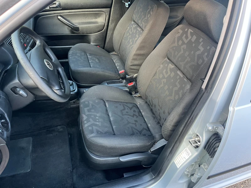 VW Golf 1.4I* 105700KM* КЛИМАТИК* , снимка 10 - Автомобили и джипове - 47357311