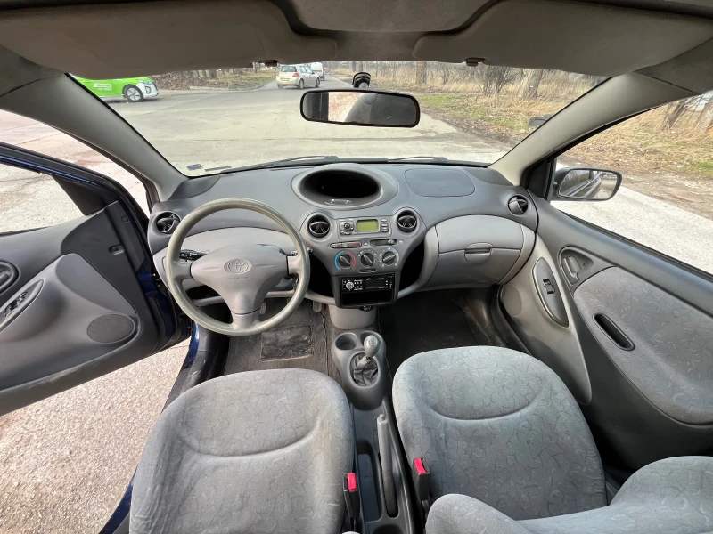 Toyota Yaris 1.0 VVT-i 68кс//КЛИМА//ОТЛИЧЕН, снимка 4 - Автомобили и джипове - 48454987