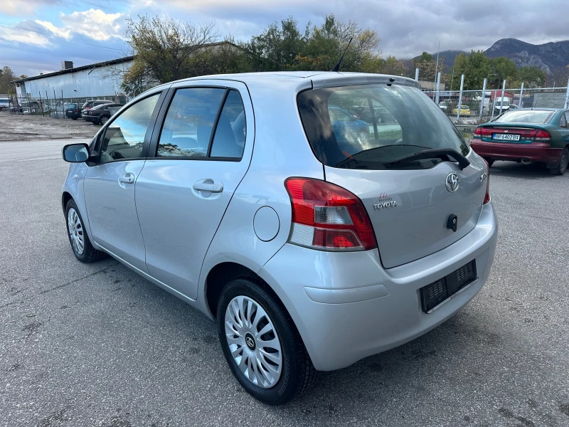 Toyota Yaris 1.4D4d Автоматик Face Lift Италия, снимка 5 - Автомобили и джипове - 52201074