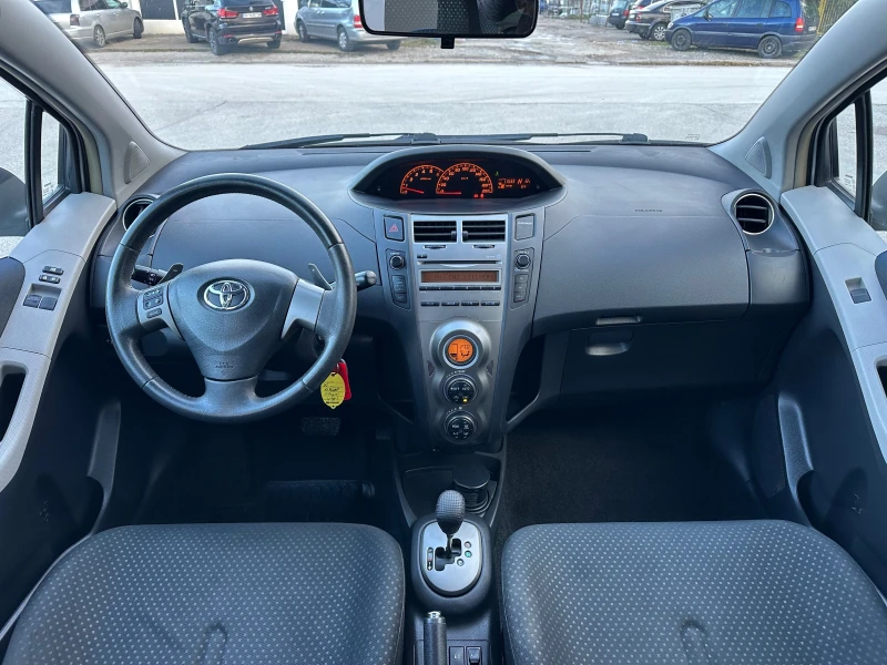 Toyota Yaris 1.4D4d Автоматик Face Lift Италия, снимка 12 - Автомобили и джипове - 52201074