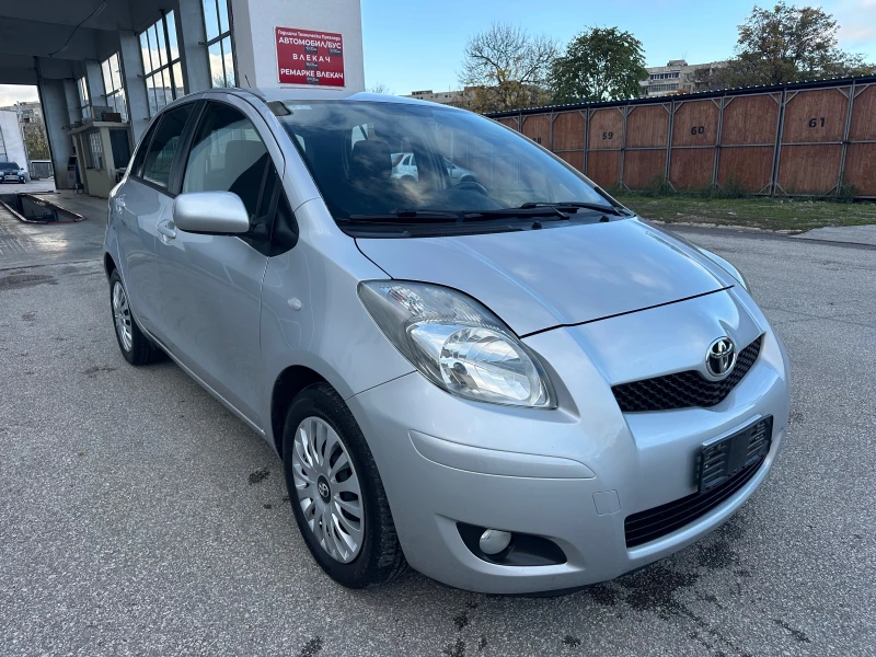 Toyota Yaris 1.4D4d Автоматик Face Lift Италия, снимка 9 - Автомобили и джипове - 52201074