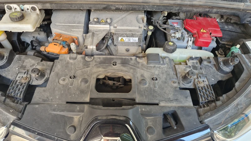 Renault Zoe Z.E 40 , снимка 8 - Автомобили и джипове - 52712351