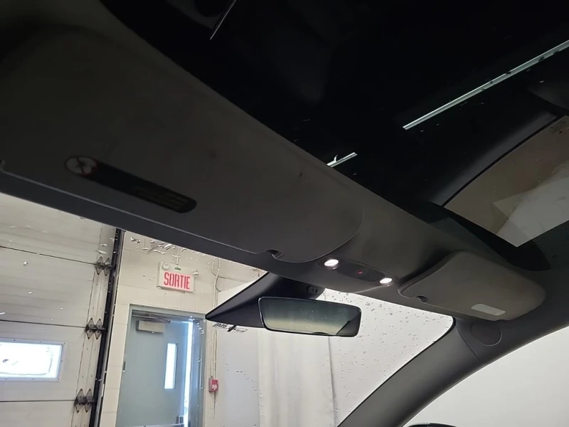 Tesla Model 3 * RWD * CARFAX * БЕЗ ПЪРВОНАЧАЛНА ВНОСКА, снимка 14 - Автомобили и джипове - 53163544