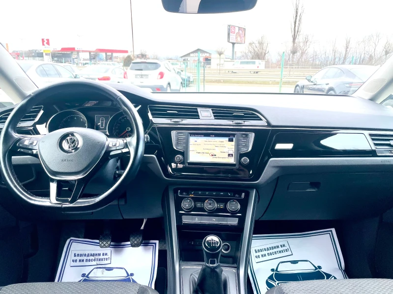 VW Touran TSi Дистроник Навигация Led Xenon  Швейцария, снимка 13 - Автомобили и джипове - 53438372