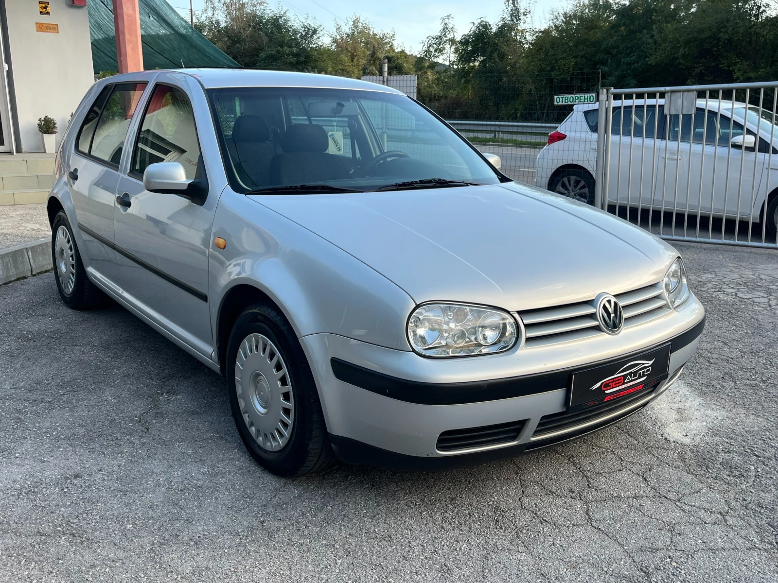 VW Golf 1.4I* 105700KM* КЛИМАТИК*  - изображение 3