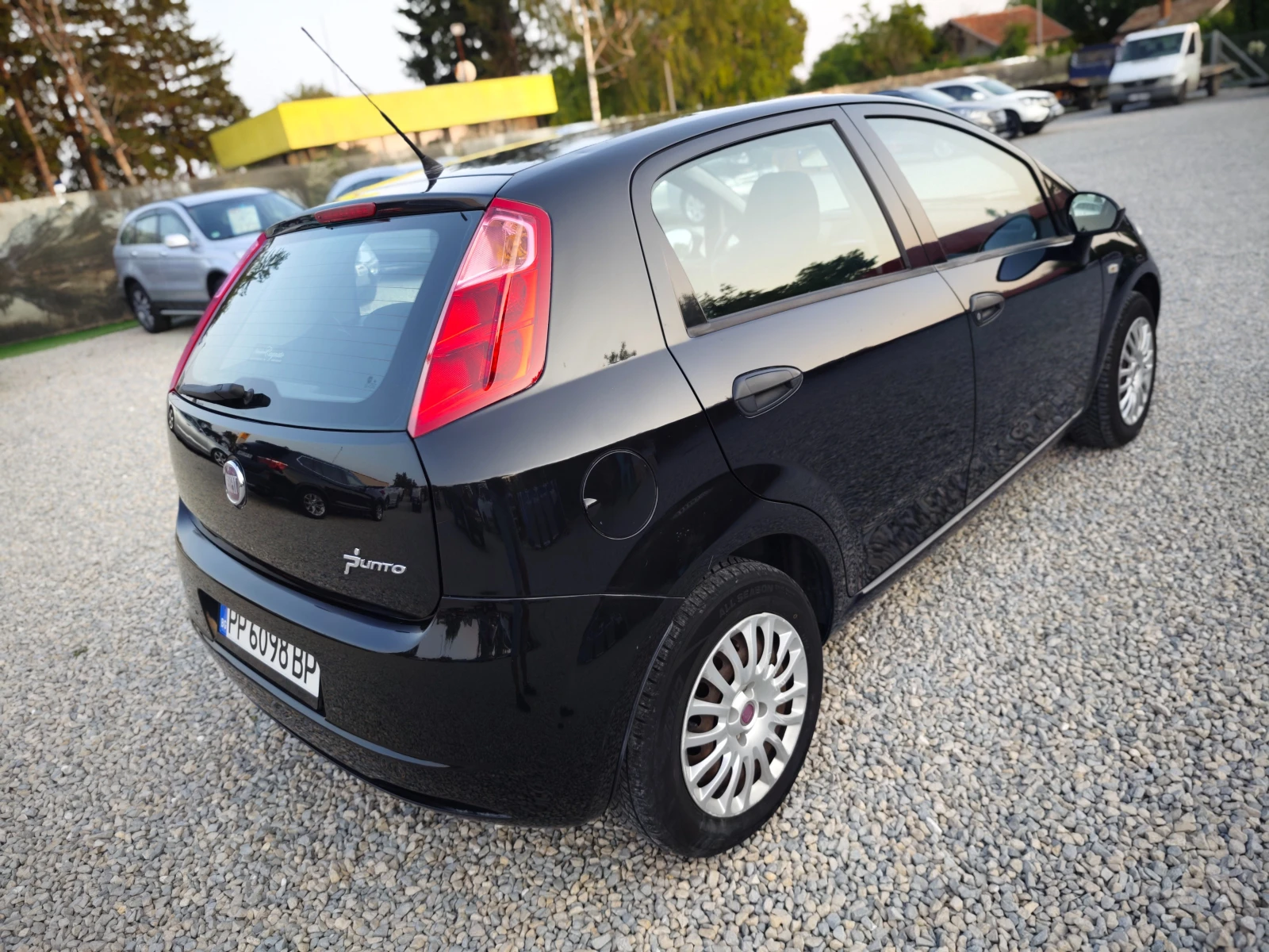 Fiat Punto ВСИЧКО ПЛАТЕНО/ОБСЛУЖЕН - изображение 10