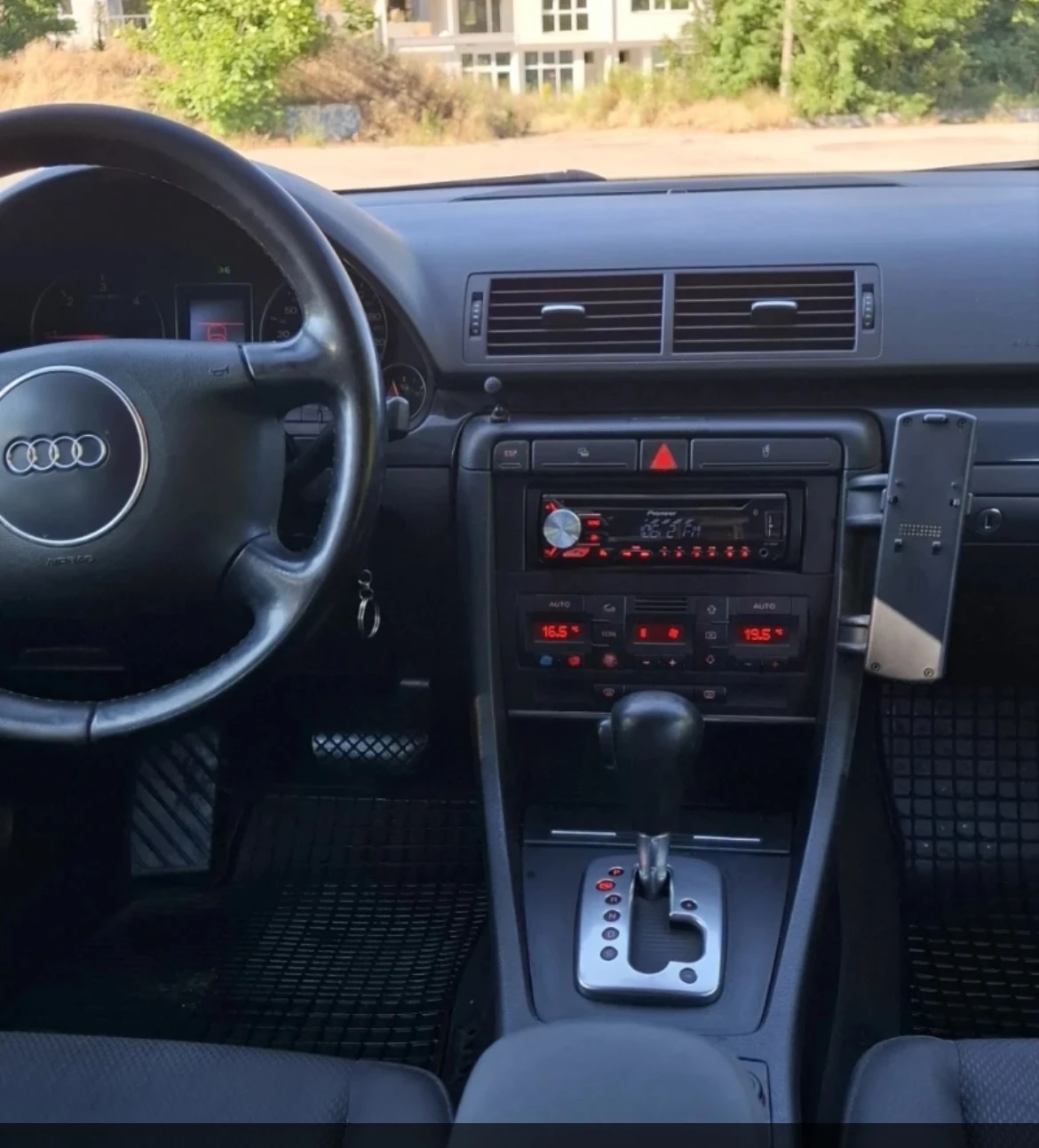 Audi A4 1.9 - изображение 2