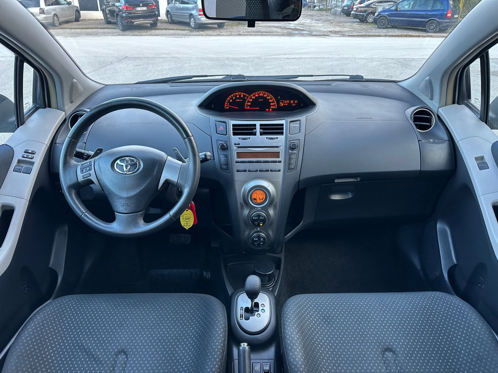 Toyota Yaris 1.4D4d Автоматик Face Lift Италия | Mobile.bg — изображение 12