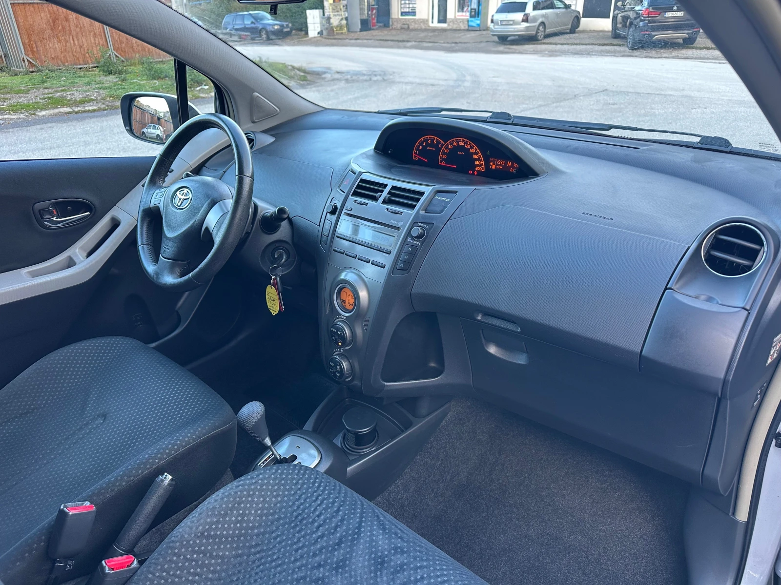 Toyota Yaris 1.4D4d Автоматик Face Lift Италия | Mobile.bg — изображение 13