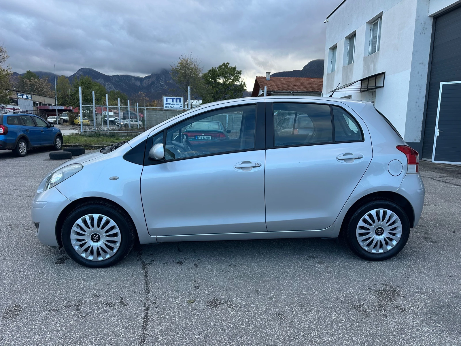 Toyota Yaris 1.4D4d Автоматик Face Lift Италия | Mobile.bg — изображение 4