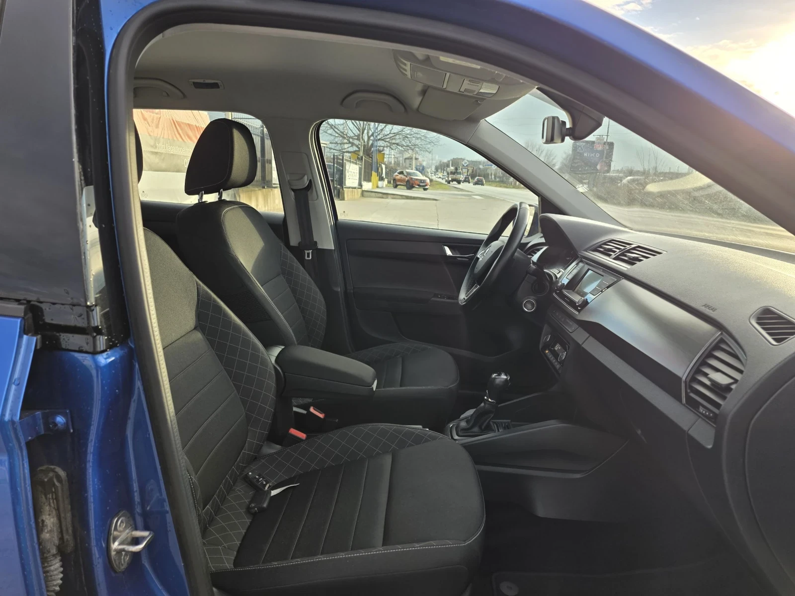 Skoda Fabia 1.2Tsi AUTOMATIC - изображение 9