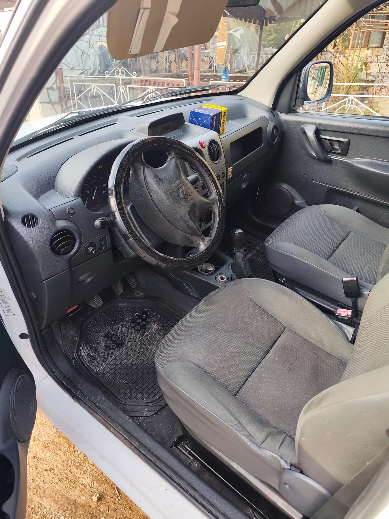 Citroen Berlingo 1.4, снимка 2 - Автомобили и джипове - 53712310