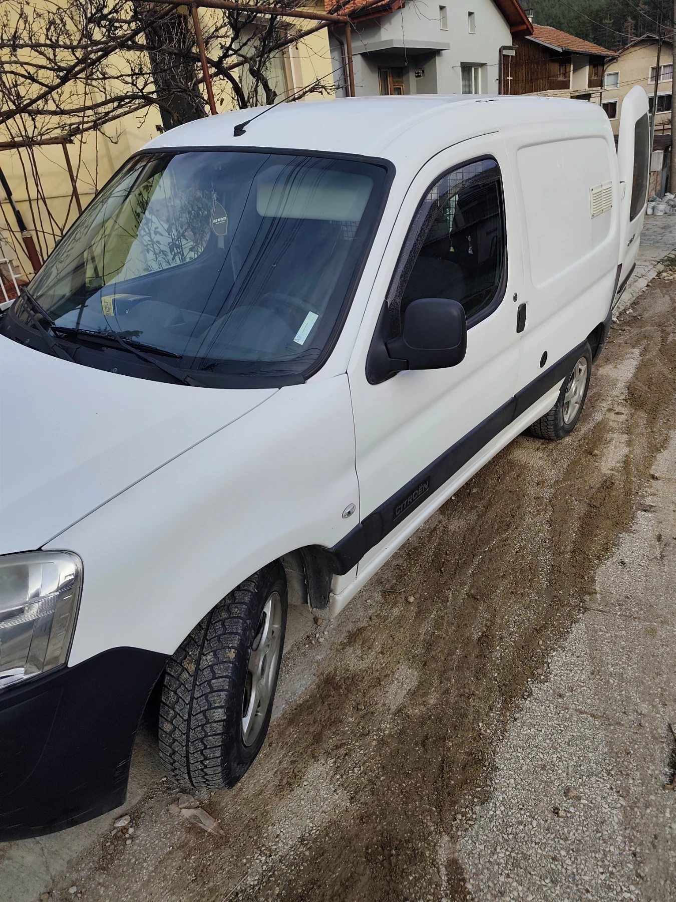 Citroen Berlingo 1.4, снимка 4 - Автомобили и джипове - 53712310