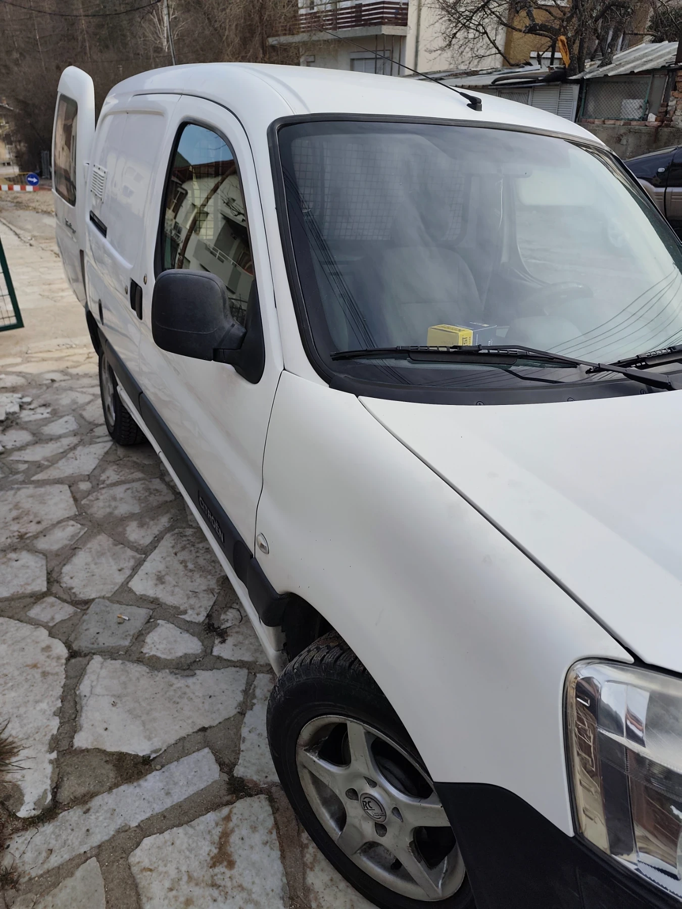 Citroen Berlingo 1.4, снимка 3 - Автомобили и джипове - 53712310