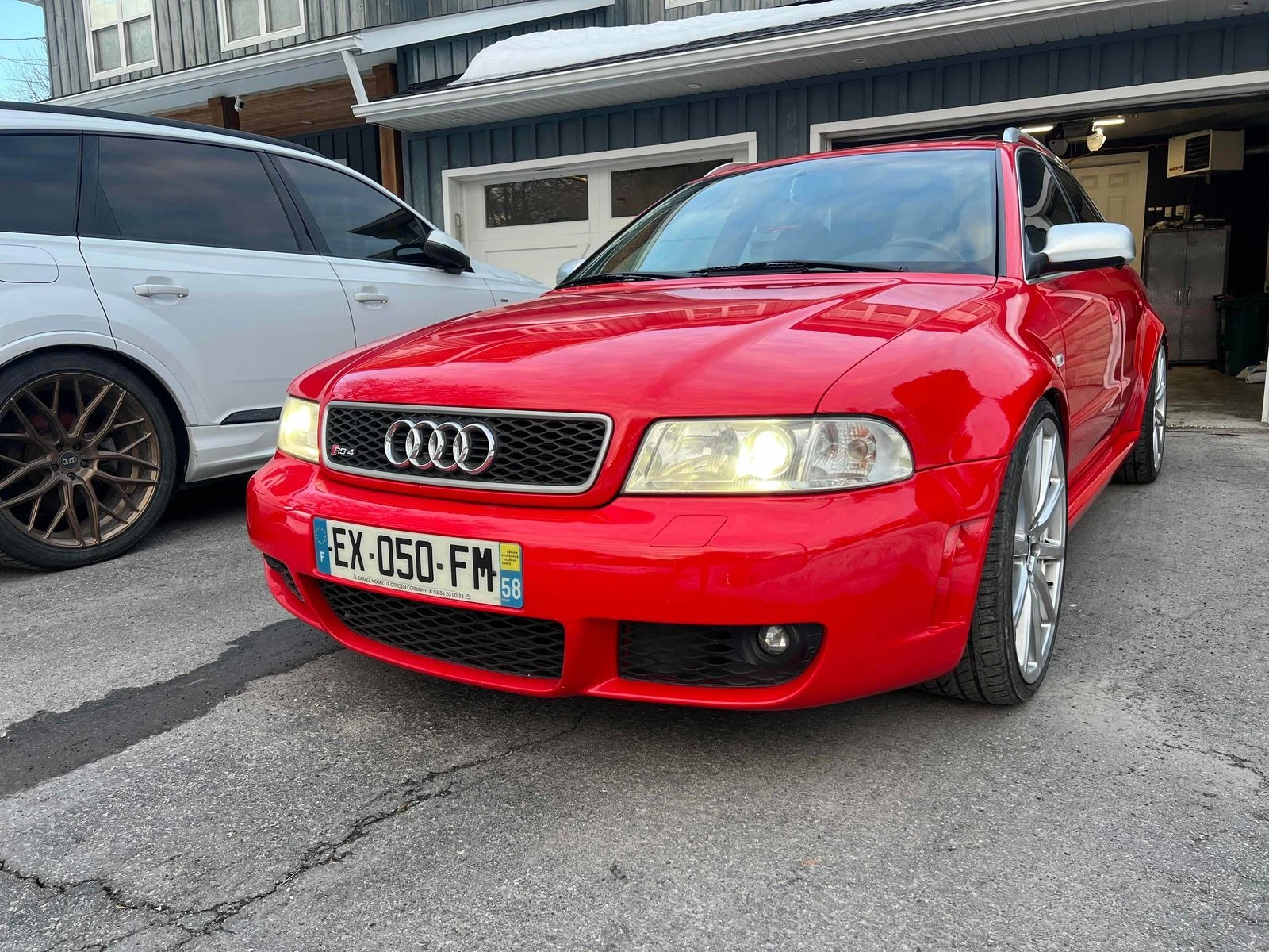 Audi Rs4 С РЕГИСТРАЦИЯ & АВТО КРЕДИТ