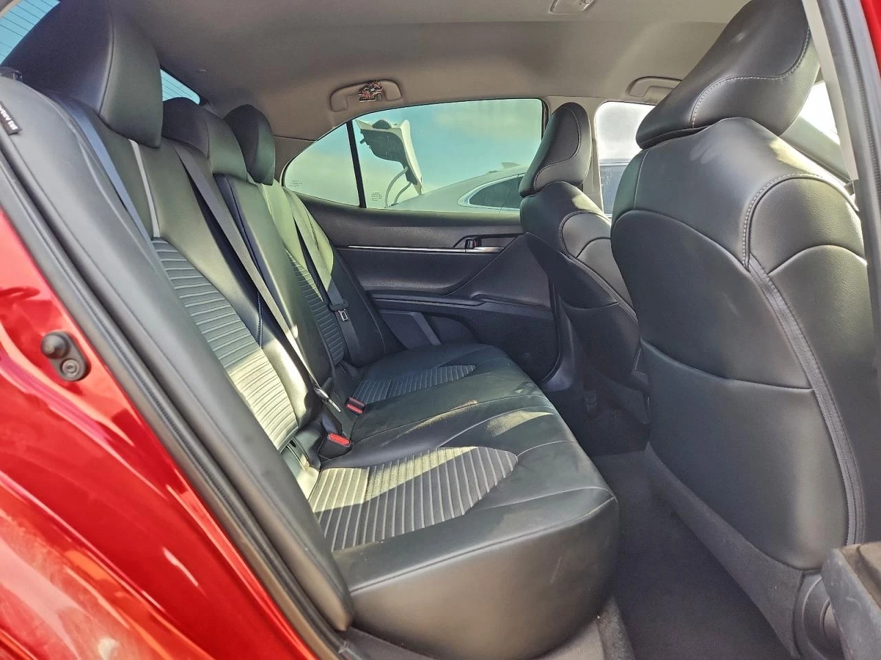 Toyota Camry SE, снимка 9 - Автомобили и джипове - 53946244