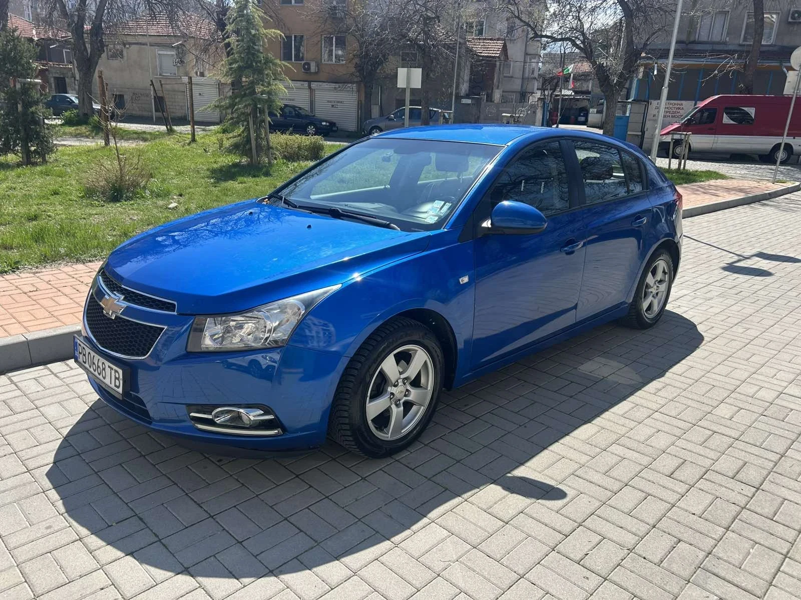 Chevrolet Cruze 1.6, снимка 2 - Автомобили и джипове - 54491468