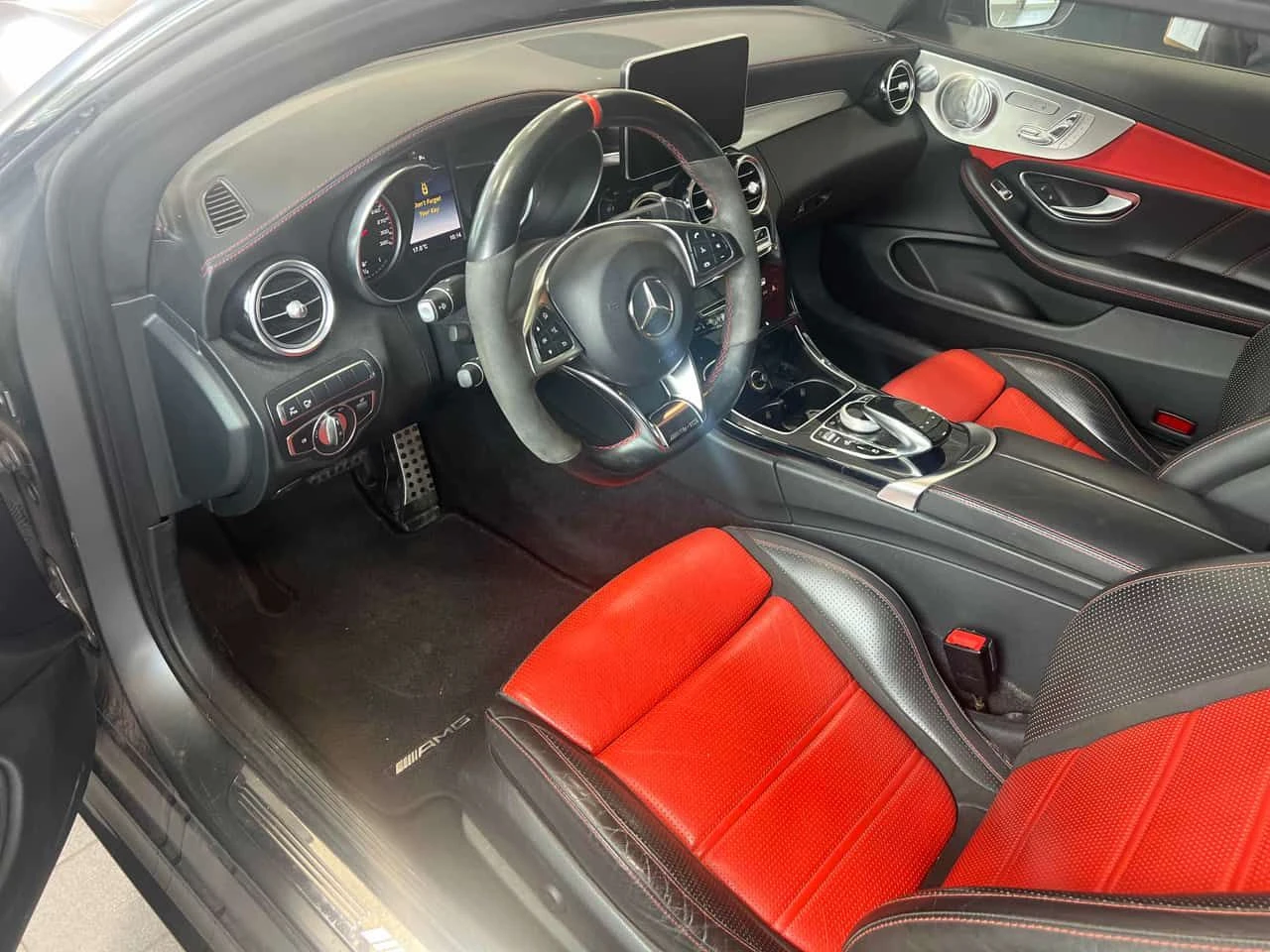 Mercedes-Benz C 63 AMG * S * ОТ ГЛАВНО ПРЕДСТАВИТЕЛСТВО НА MERCEDES-BENZ, снимка 7 - Автомобили и джипове - 54723785