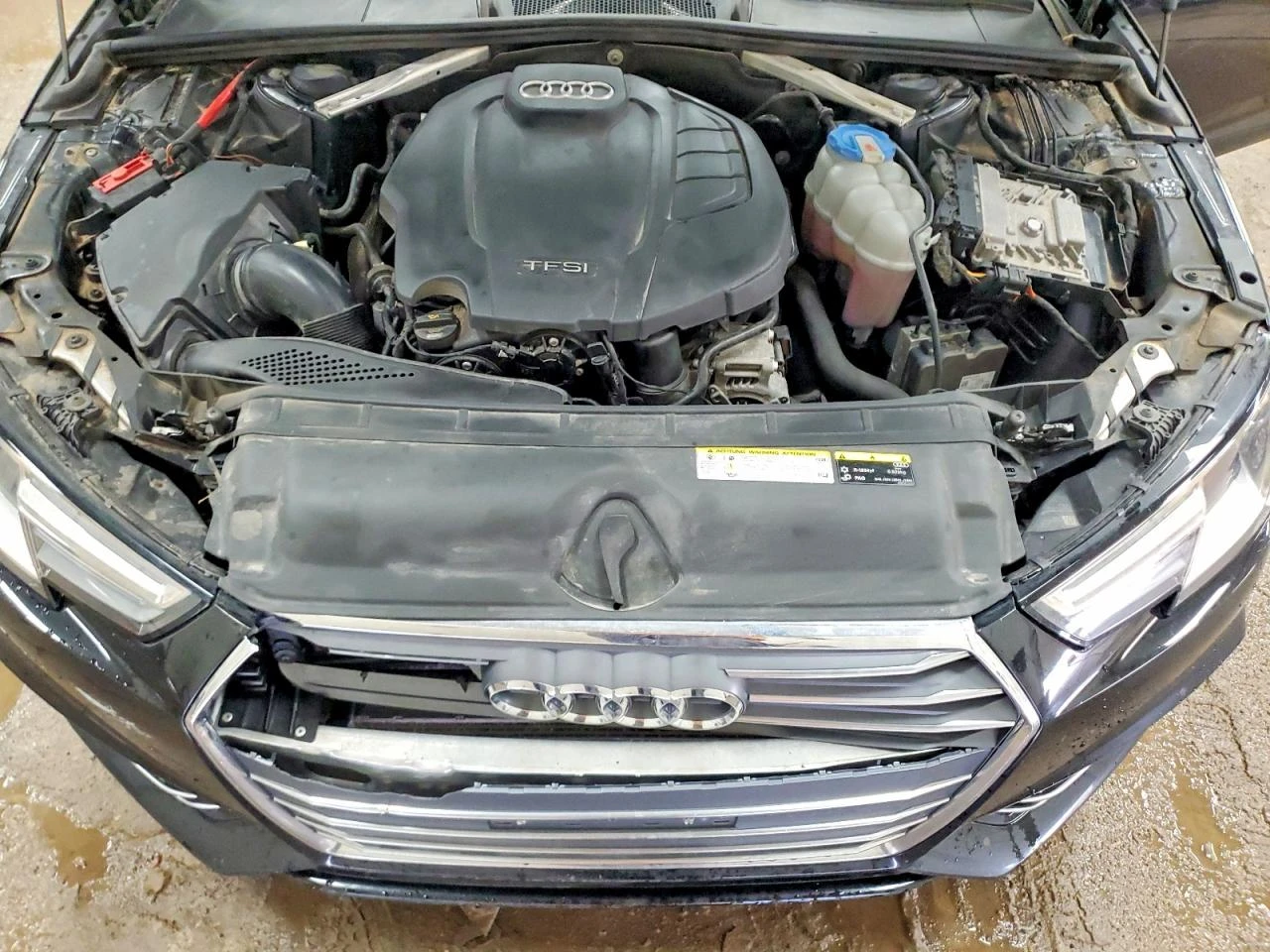 Audi A4 2.0l Premium, снимка 11 - Автомобили и джипове - 54919524
