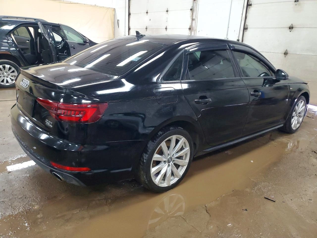 Audi A4 2.0l Premium, снимка 3 - Автомобили и джипове - 54919524