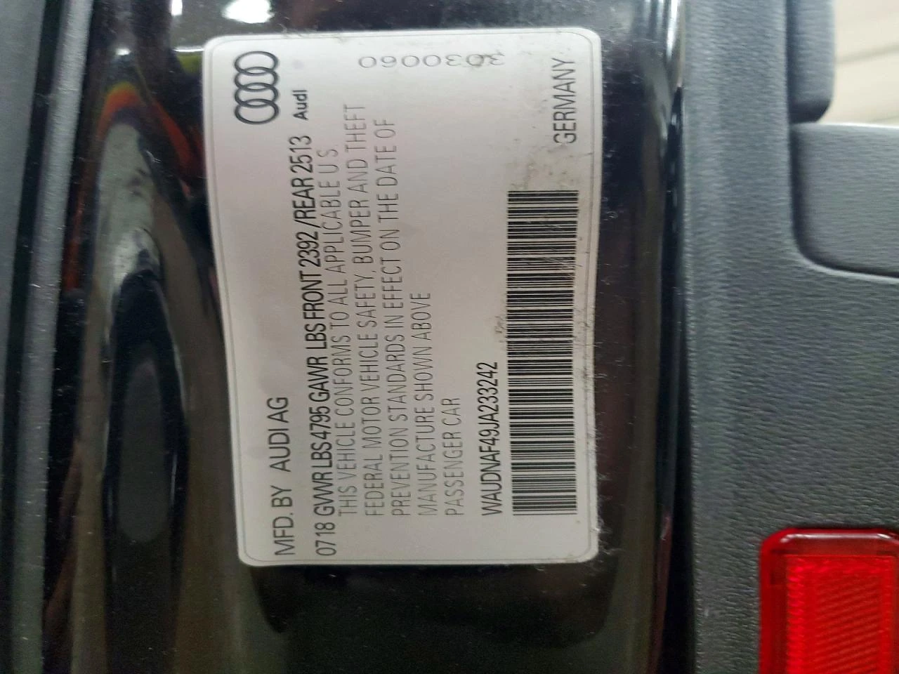 Audi A4 2.0l Premium, снимка 13 - Автомобили и джипове - 54919524