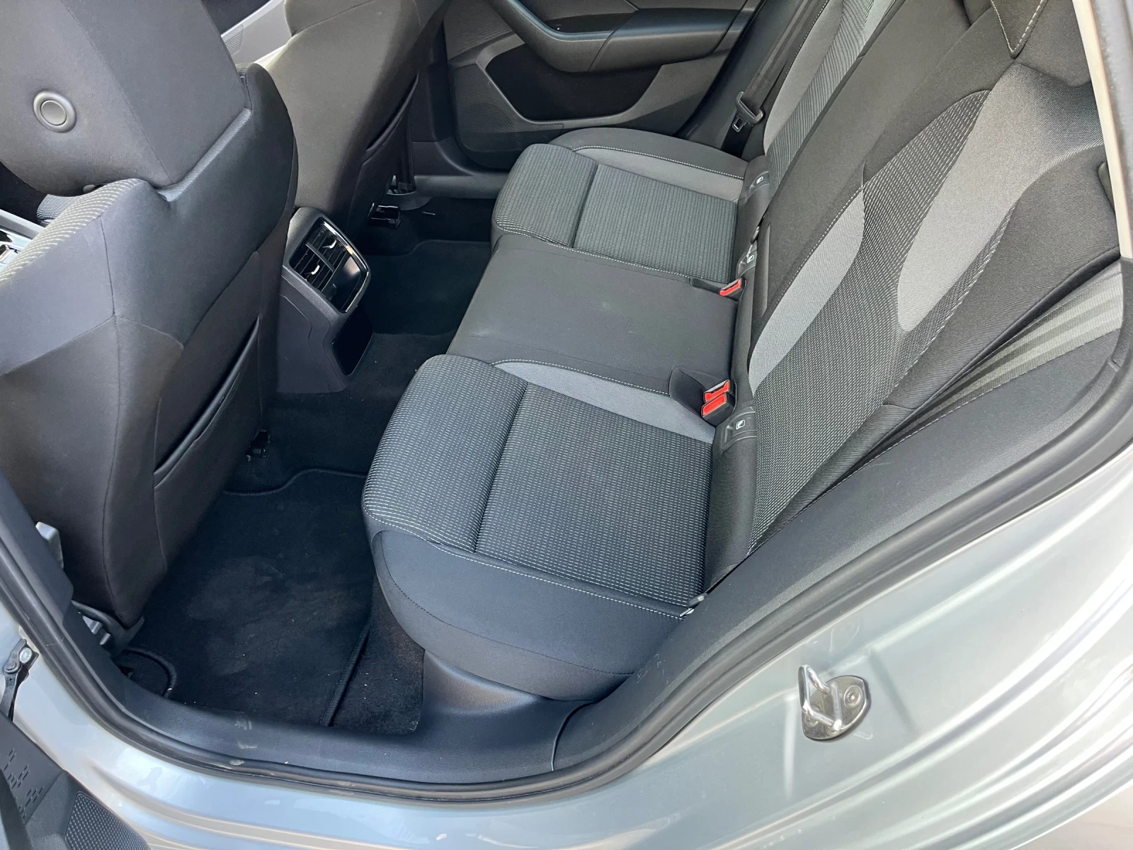 Skoda Octavia 2.0TDI DSG, снимка 15 - Автомобили и джипове - 54928939