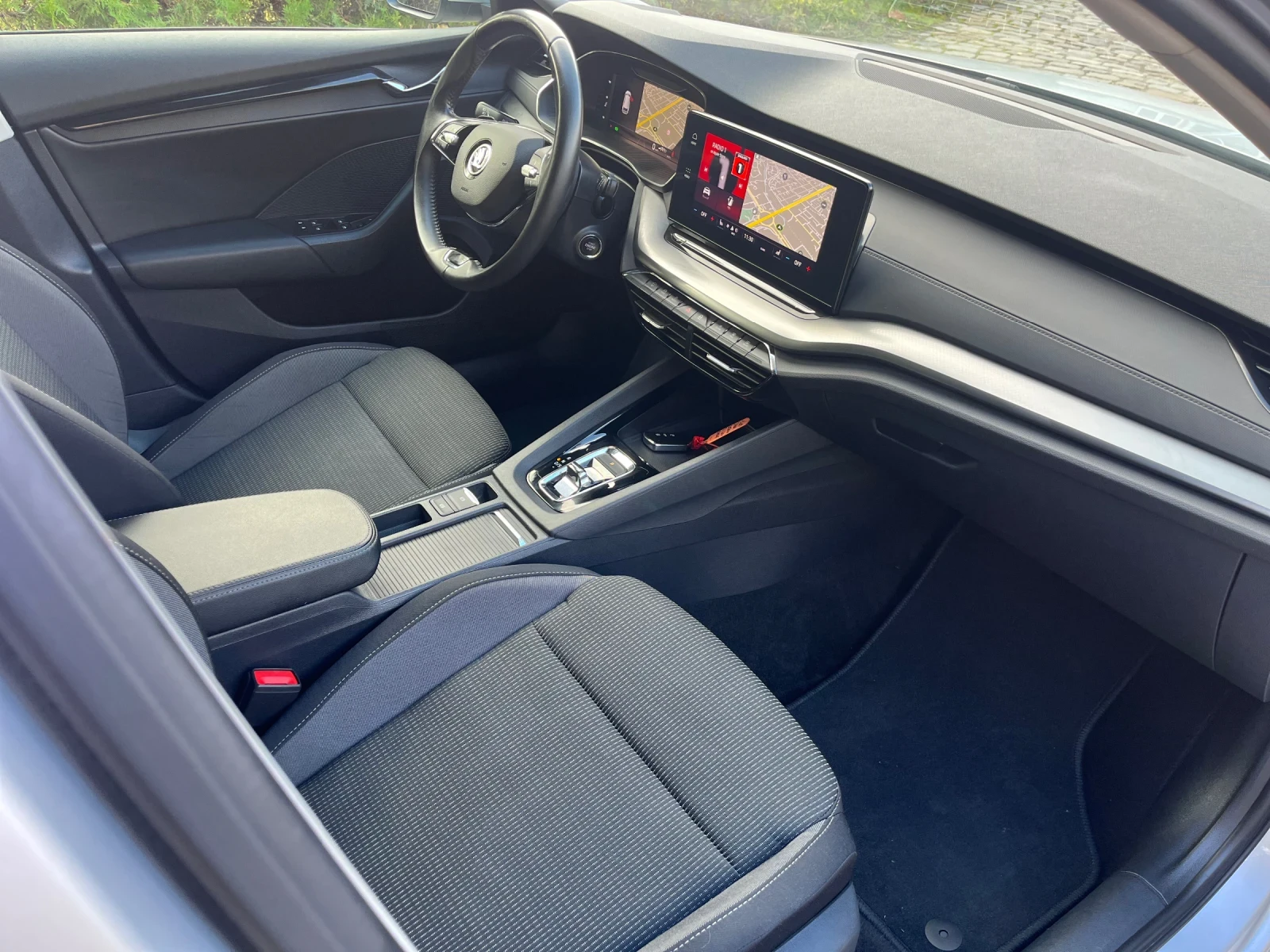 Skoda Octavia 2.0TDI DSG, снимка 11 - Автомобили и джипове - 54928939