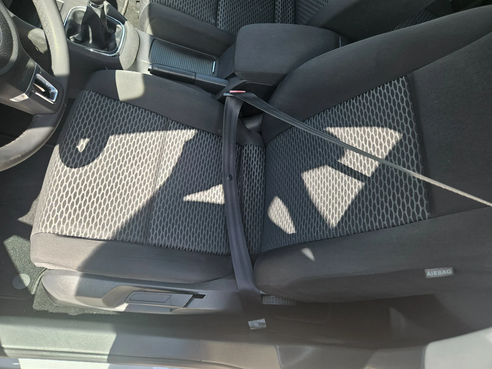 VW Golf 2.0TDI, снимка 9 - Автомобили и джипове - 55672576