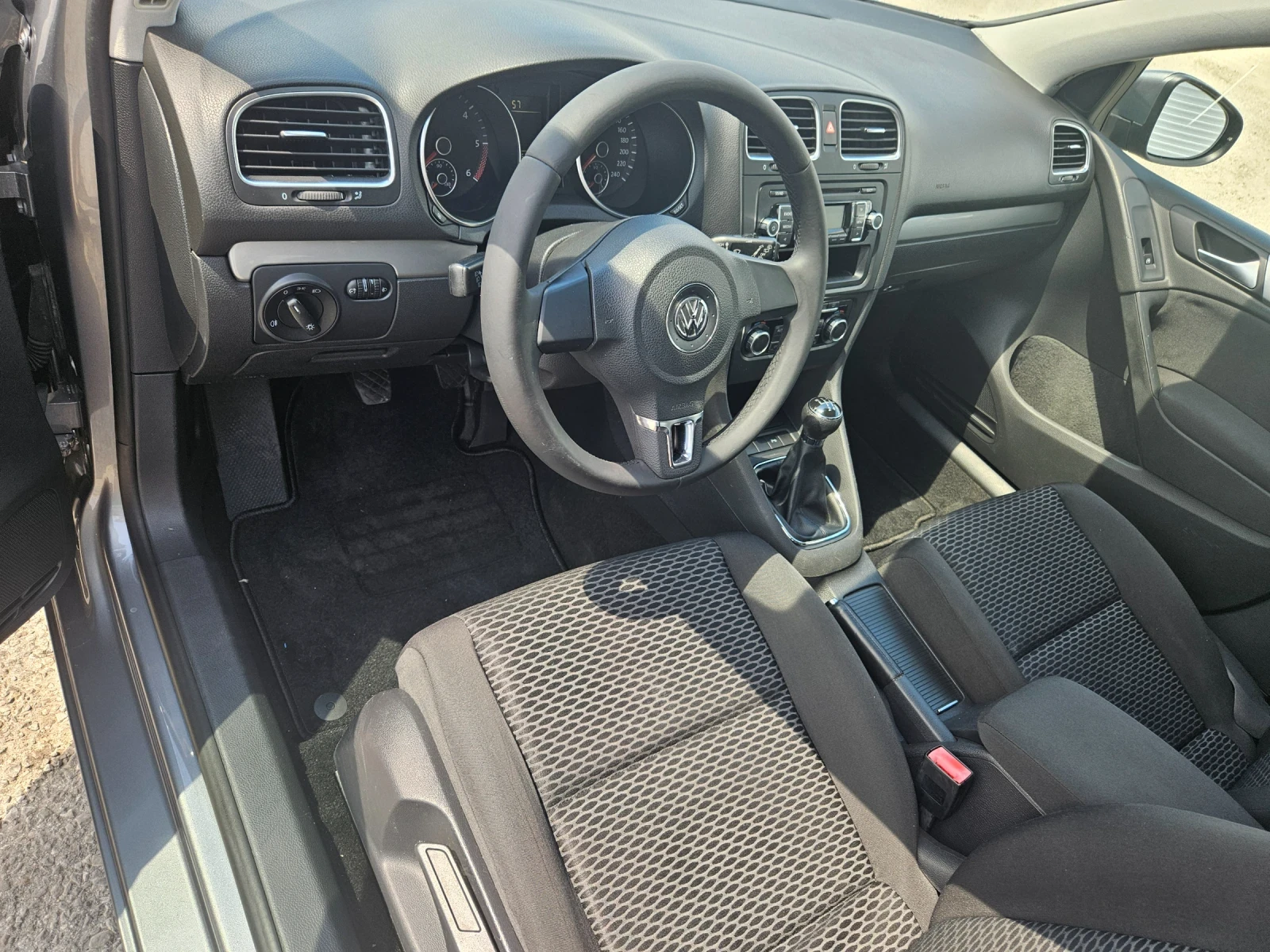 VW Golf 2.0TDI, снимка 8 - Автомобили и джипове - 55672576