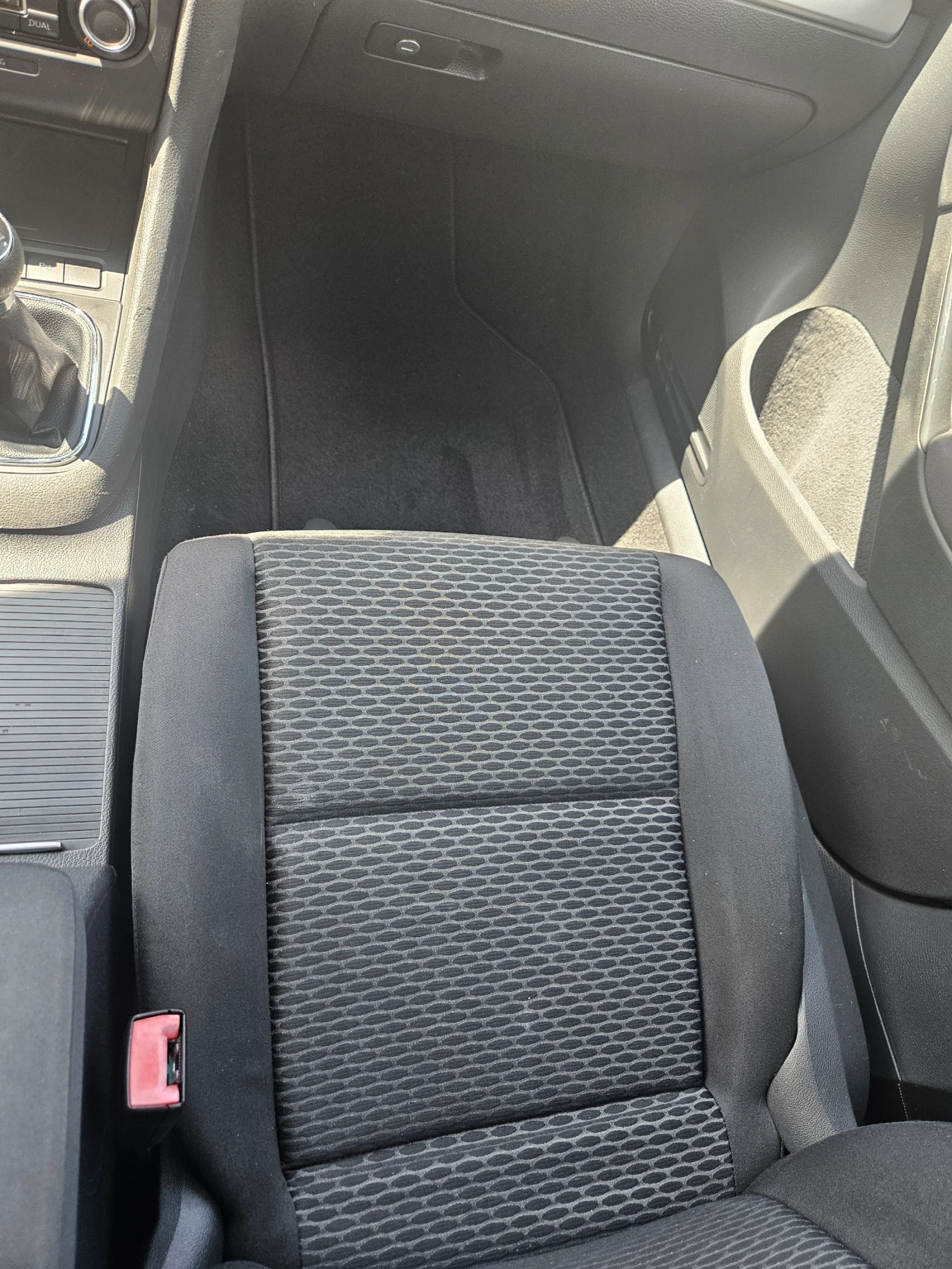 VW Golf 2.0TDI, снимка 10 - Автомобили и джипове - 55672576