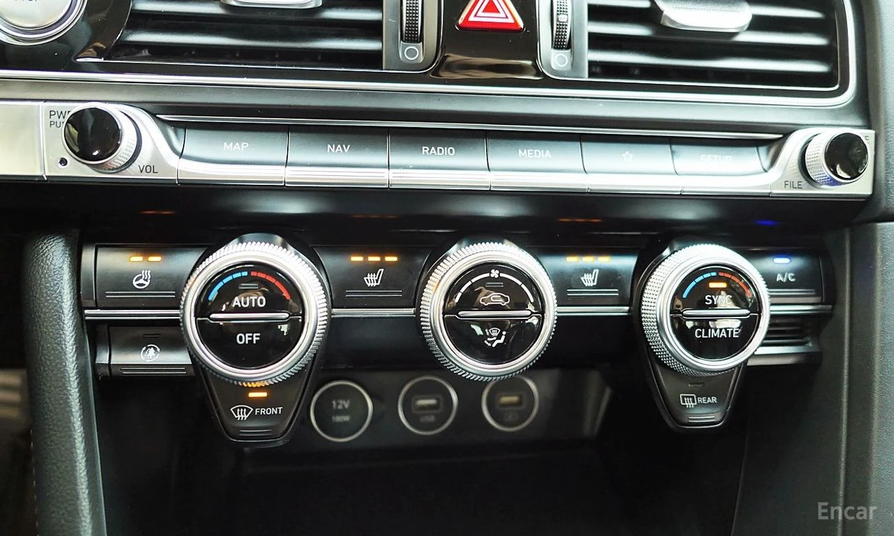 Genesis G70 3.3T AWD* DISTRONIC* ПОДГРЕВ* КАМЕРА* КРАЙНА ЦЕНА*, снимка 12 - Автомобили и джипове - 55691483