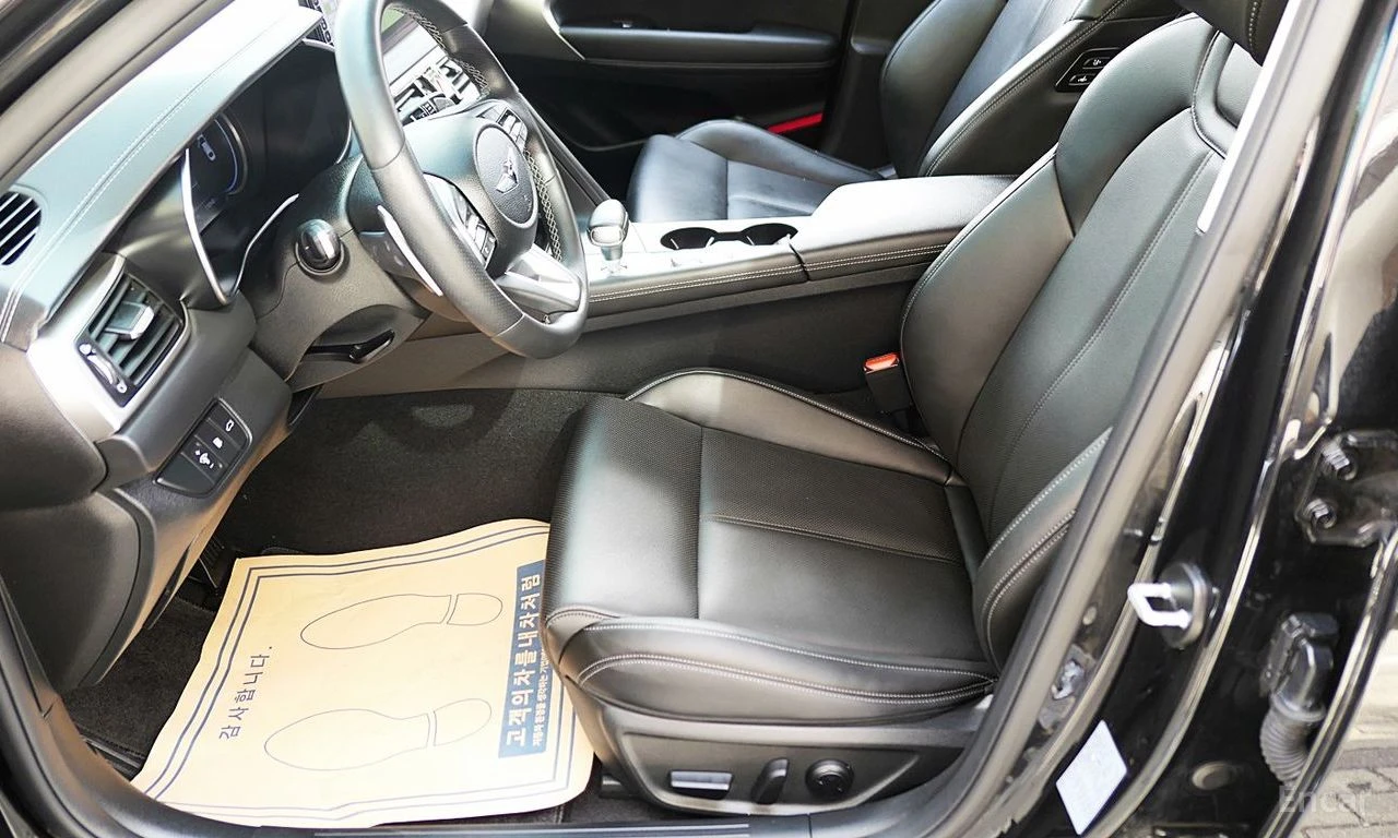 Genesis G70 3.3T AWD* DISTRONIC* ПОДГРЕВ* КАМЕРА* КРАЙНА ЦЕНА*, снимка 6 - Автомобили и джипове - 55691483