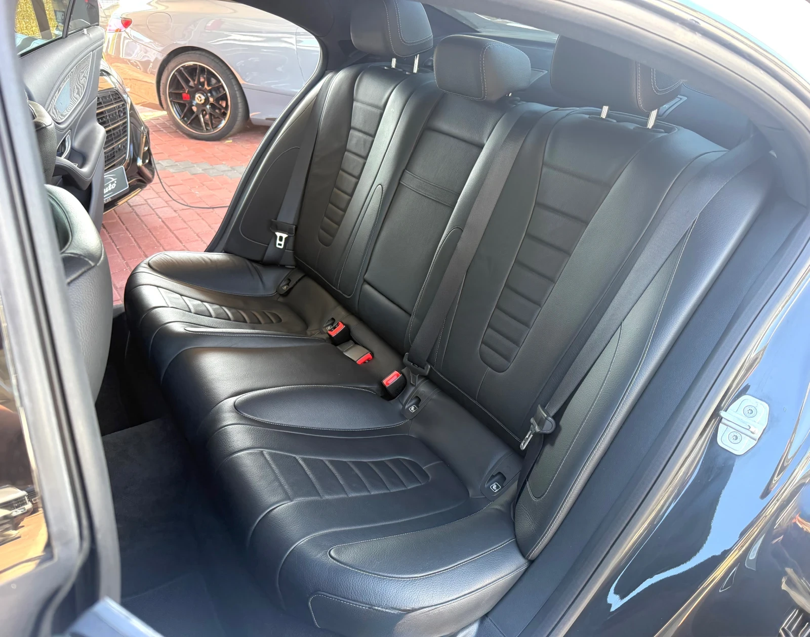 Mercedes-Benz CLS 400 350d#BRABUS PACK#MULTIBEAM#DISTR#360* CAM, снимка 13 - Автомобили и джипове - 55695355