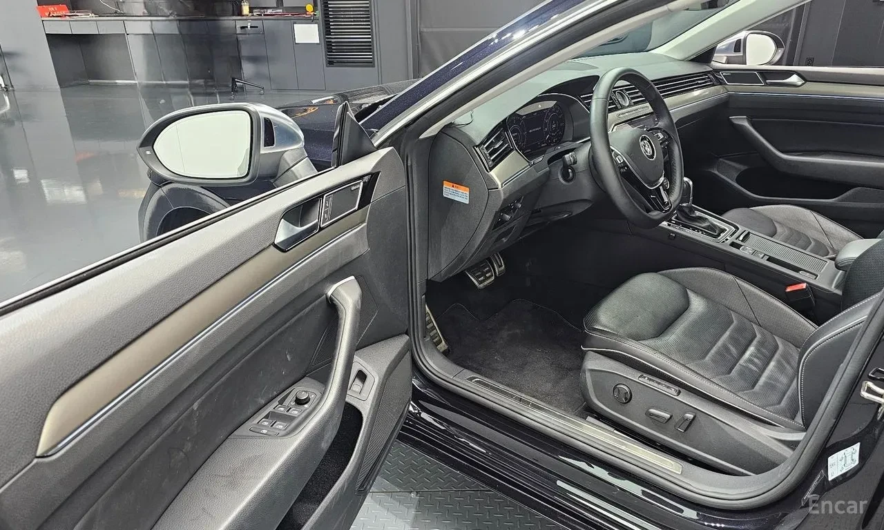 VW Arteon TDI* Prestige* 360* Шибидах* HUD* Обдух* Подгрев* , снимка 11 - Автомобили и джипове - 55742062