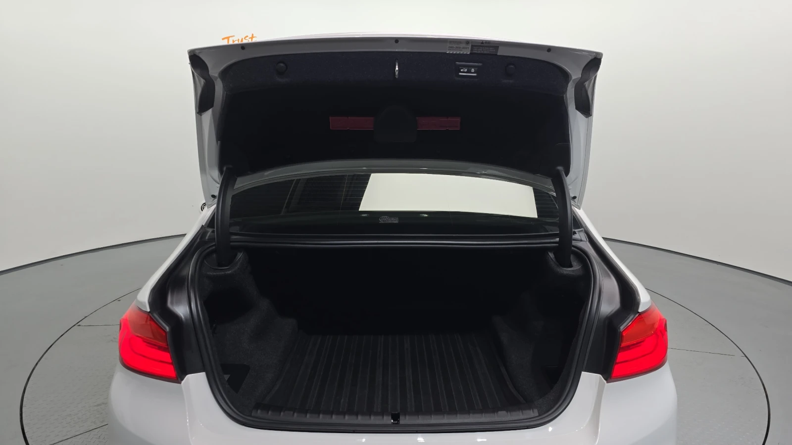 BMW 540 i XDRIVE ' M PKG ' DISTRONIC, снимка 16 - Автомобили и джипове - 55902927
