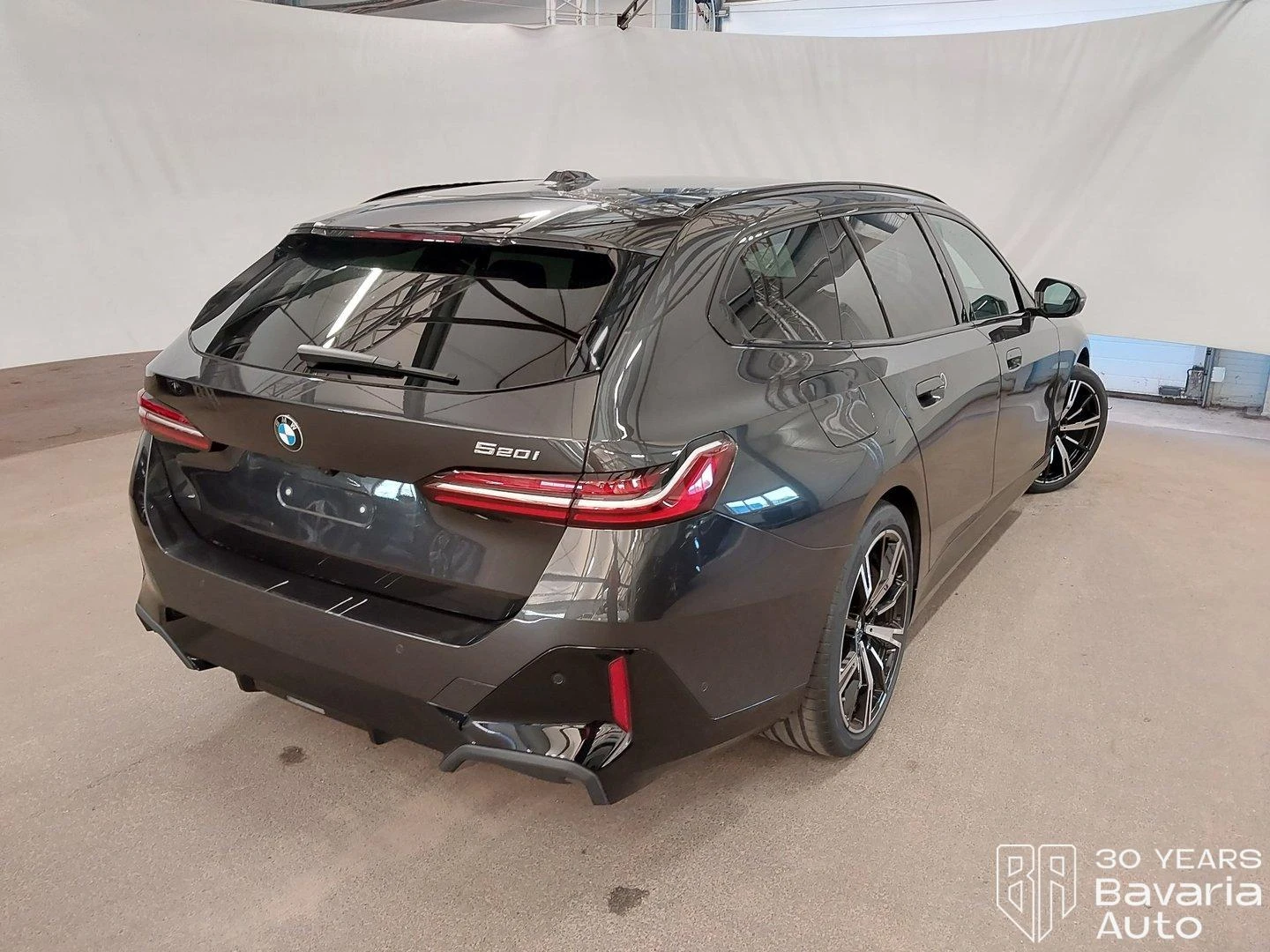 BMW 520 i Touring Steptronic, снимка 3 - Автомобили и джипове - 56302791