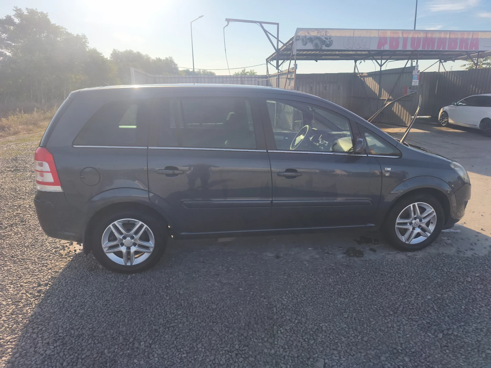 Opel Zafira 1.6, снимка 7 - Автомобили и джипове - 56338902