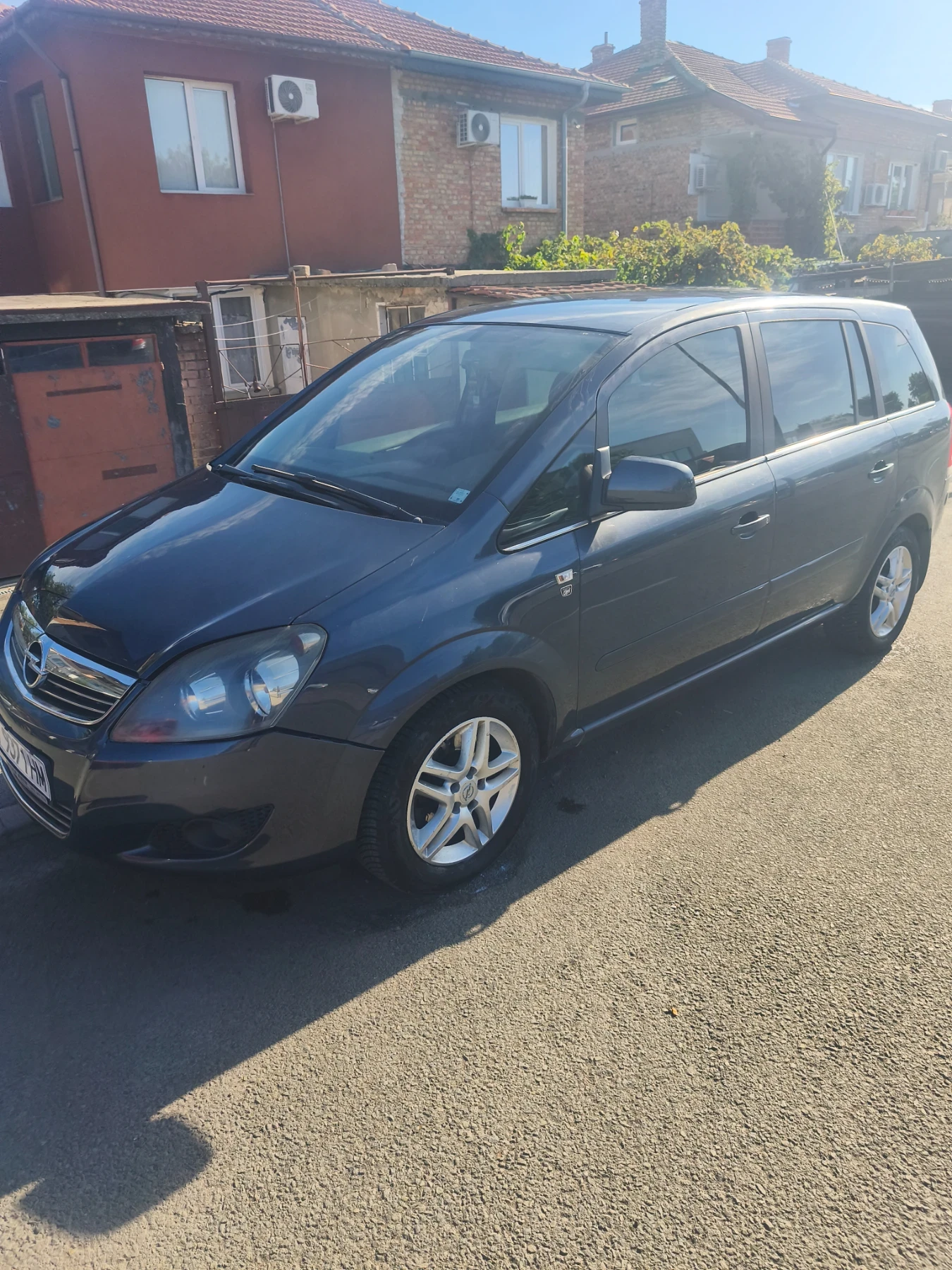 Opel Zafira 1.6, снимка 2 - Автомобили и джипове - 56338902