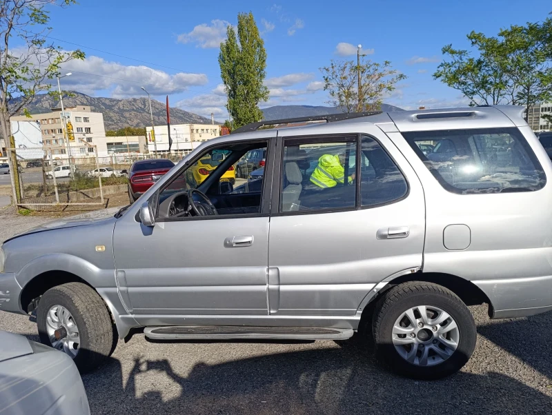 Tata Safari Дизел 7 места, снимка 2 - Автомобили и джипове - 46689129