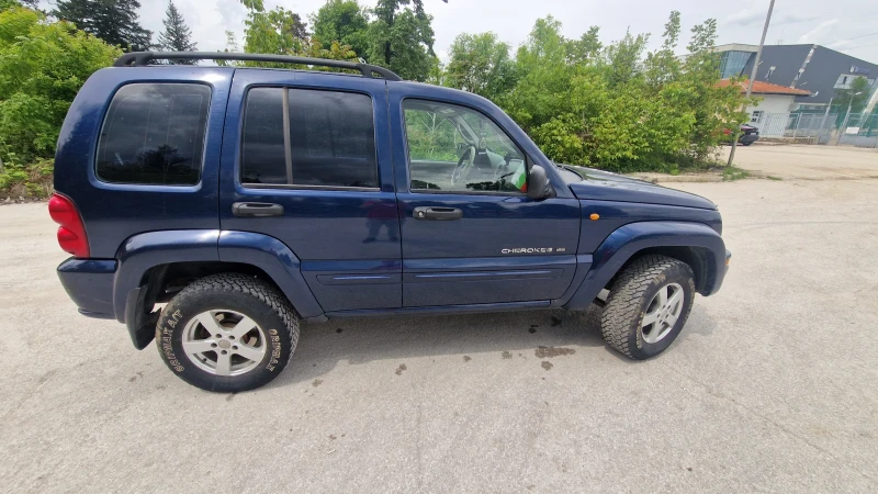 Jeep Cherokee, снимка 3 - Автомобили и джипове - 47635322