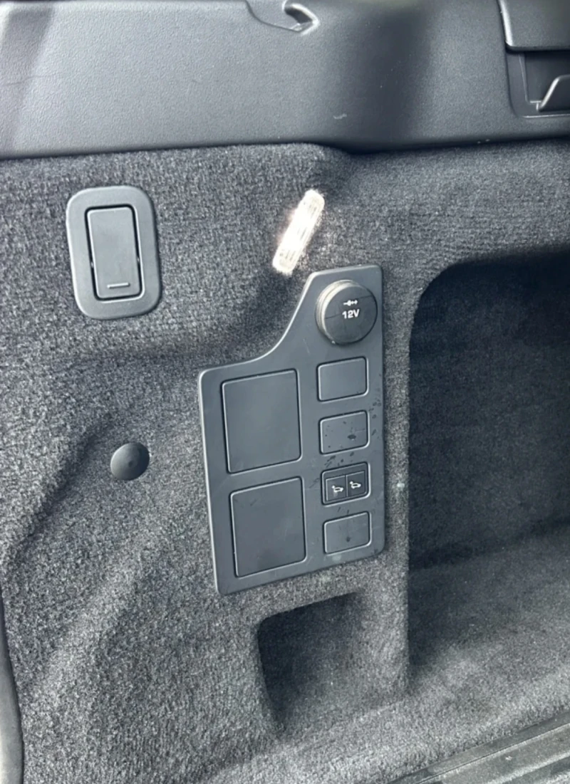 Land Rover Discovery, снимка 16 - Автомобили и джипове - 52119989