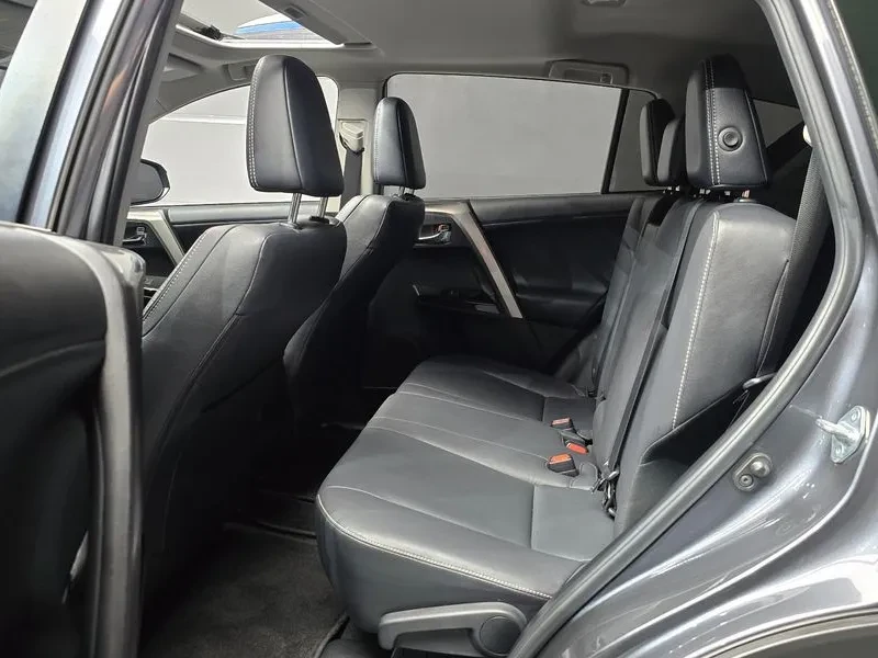 Toyota Rav4 2.5 2Wd, снимка 12 - Автомобили и джипове - 55611066