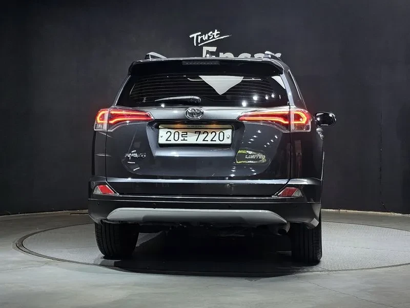 Toyota Rav4 2.5 2Wd, снимка 4 - Автомобили и джипове - 55611066