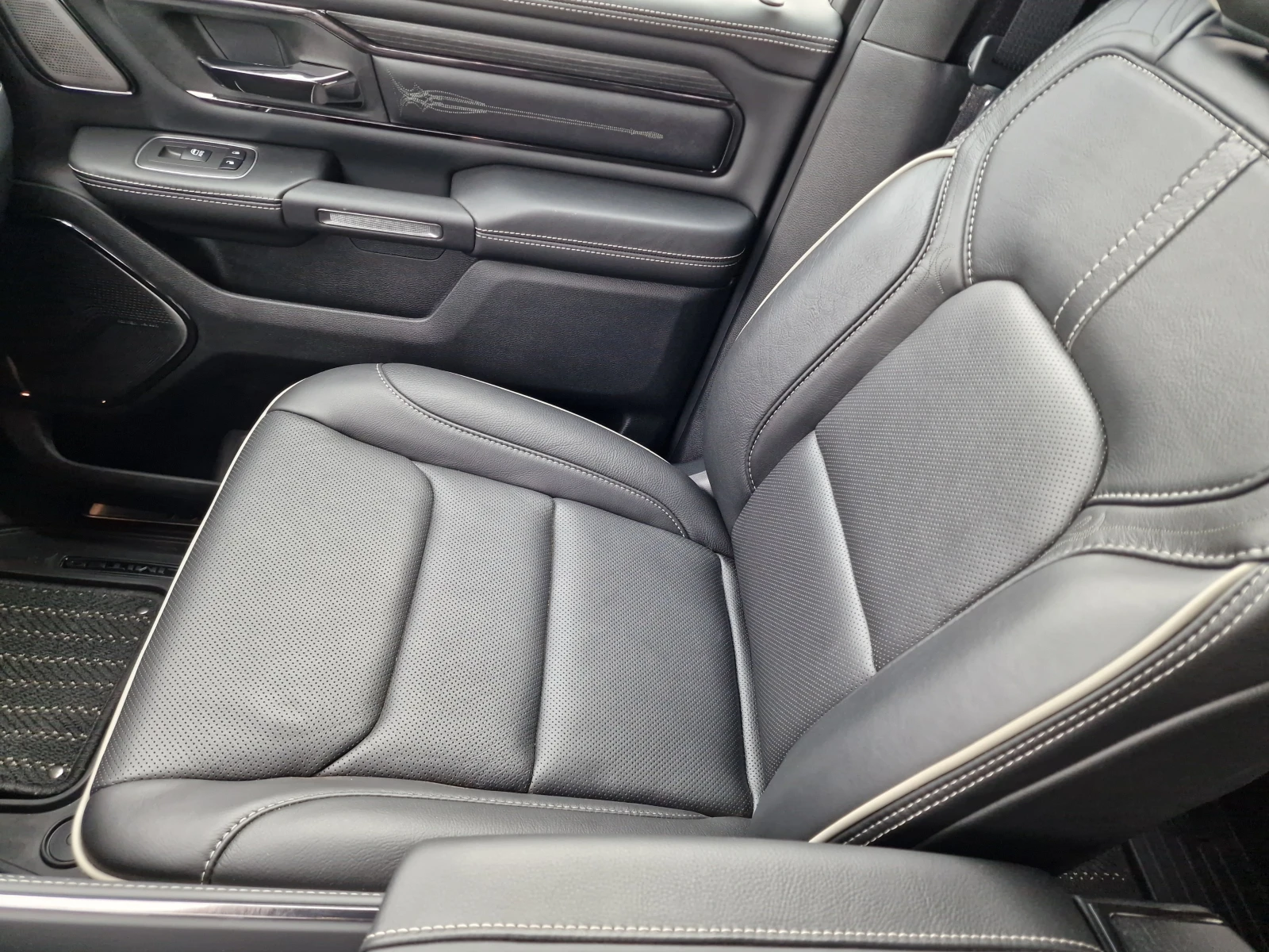 Dodge RAM 1500 Dodge RAM 1500 44/5.7i HEMI/LIMITED  | Mobile.bg   11